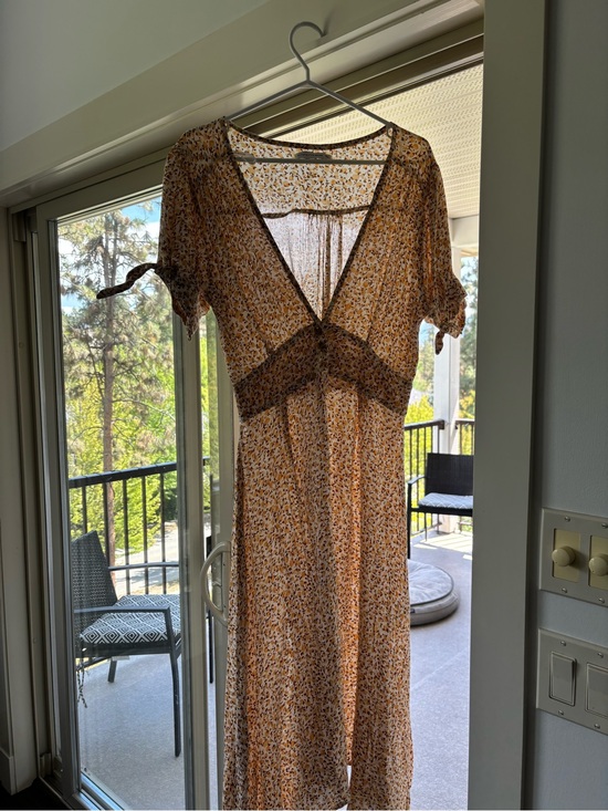 Faithfull the Brand Dresses & Skirts - Faithfull the Brand White Floral Print Midi Dress with Mustard Accents